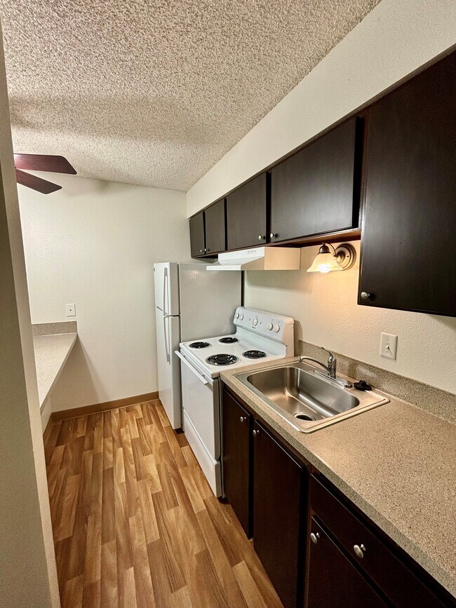 Foto del edificio - 3950 SW 102nd Ave