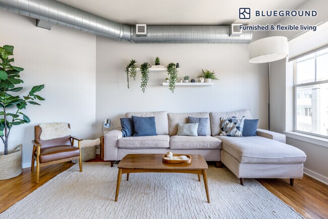 Foto del edificio - 1441 Central St