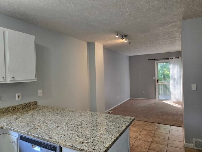 Foto del edificio - 906 Cedar Run Ct NW