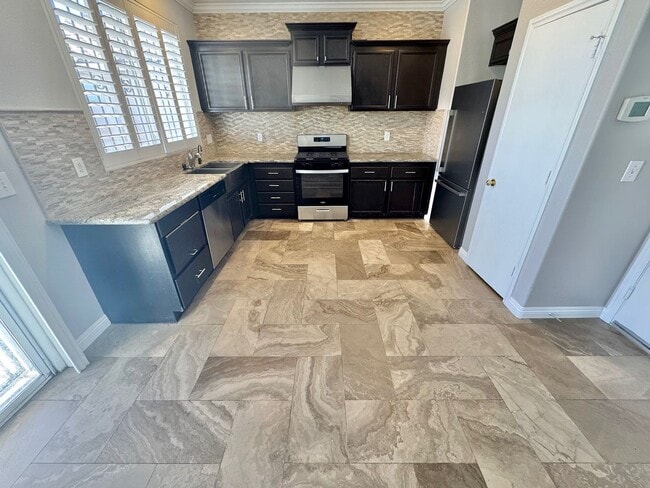 Building Photo - BEAUTIFUL 2 STORY 3 BEDROOM HOME IN LAS VEGAS