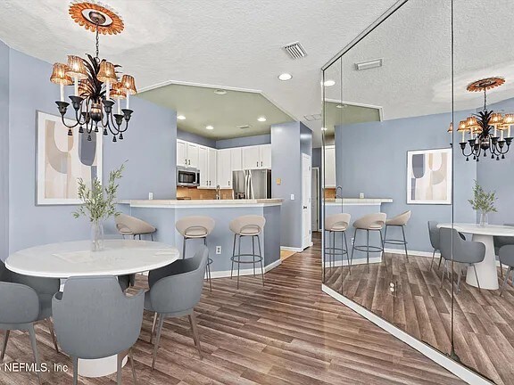 Foto del edificio - 12301 Kernan Forest Blvd