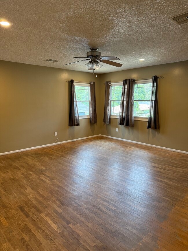 Building Photo - 7808 Ellenbogen St