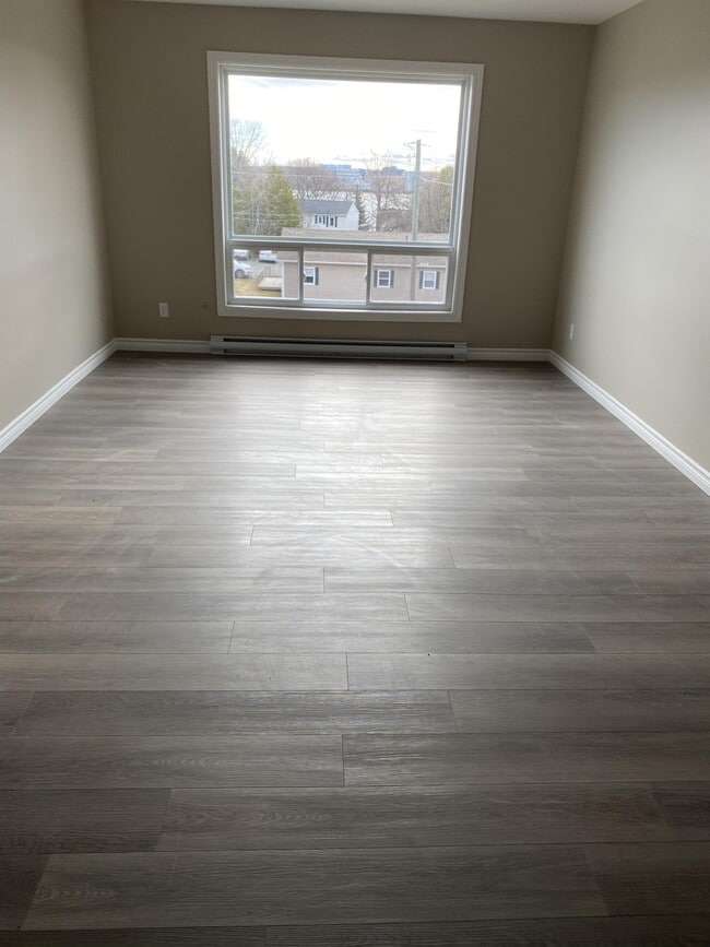 Building Photo - 615 Chalmers Ct