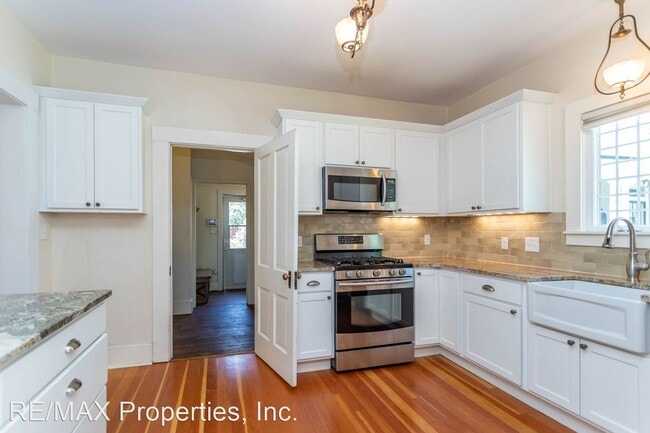 Building Photo - 3 br, 3 bath House - 1210 N. Weber Street