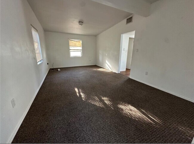 Foto del edificio - 704 38th St W