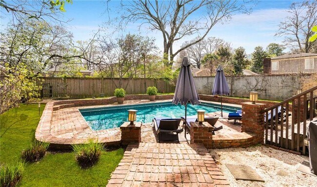 Foto del edificio - 349 9th St NE