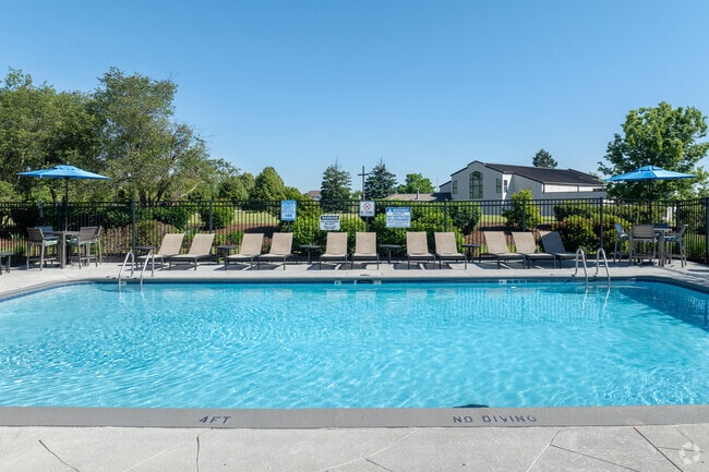 Building Photo - Skyridge Club Apartments