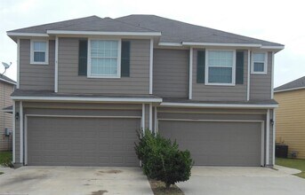 Building Photo - 6118 Yorkglen Manor Ln