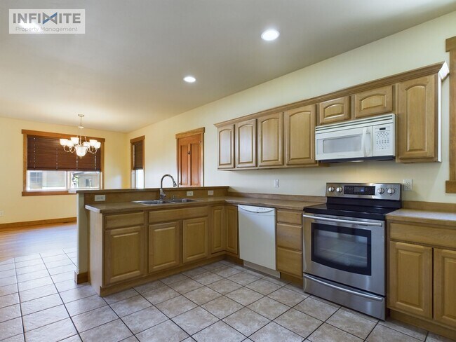 Foto del edificio - 3 Bedroom and Office!