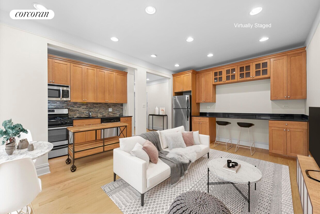 Foto principal - 668 Riverside Dr