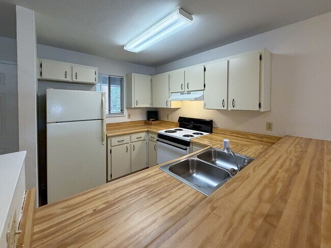 Foto del edificio - 2/2 Condo in Treehouse Village - Available...