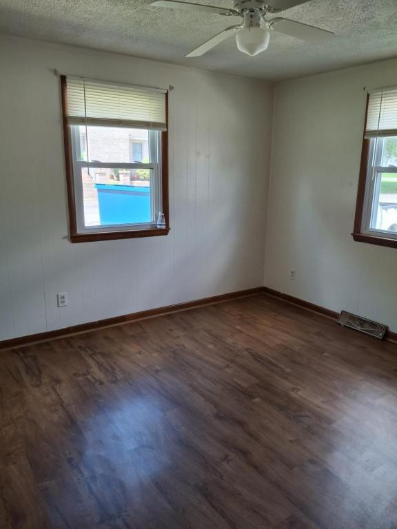 Foto del edificio - 510 Ellen Dr