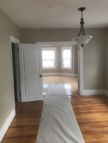 Building Photo - 368 Pleasant St