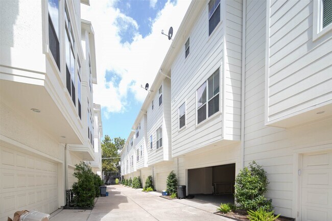 Foto del edificio - 3919 Floyd St