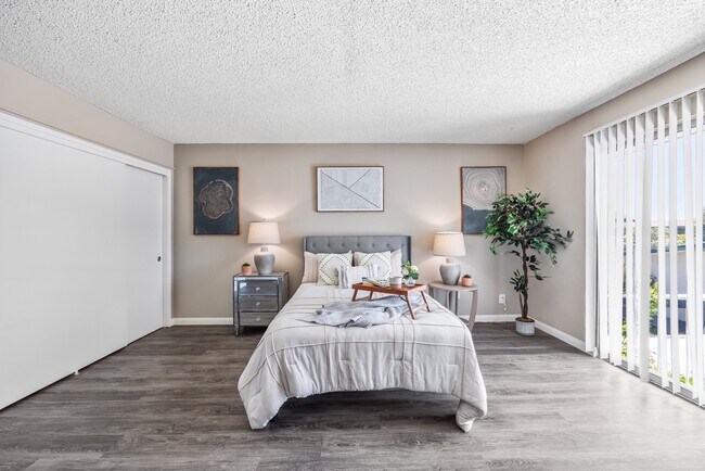 Foto del edificio - Sun City Gardens - 55+ Active Adult Apartm...