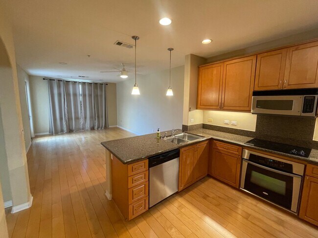 Foto del edificio - Adorable 1BR Condo in Carmel Valley with W...
