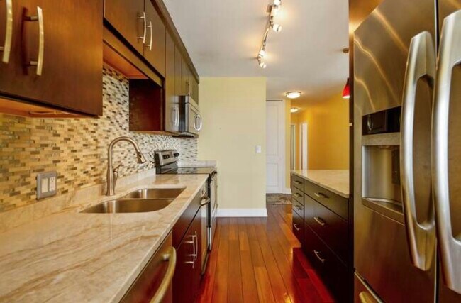 Foto del edificio - 6157 N Sheridan Rd