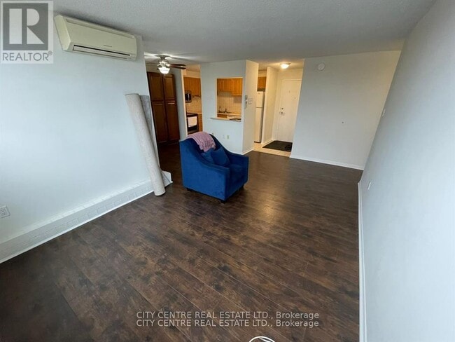 Building Photo - 2900 Battleford Rd