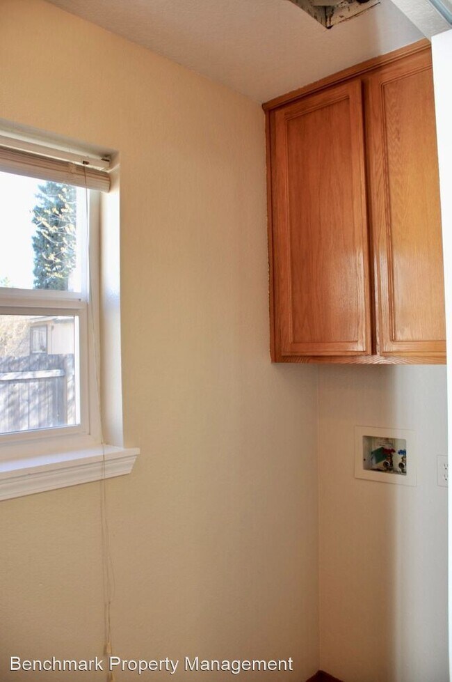 Foto del edificio - 3 br, 2 bath House - 9635 N. Melrose Street