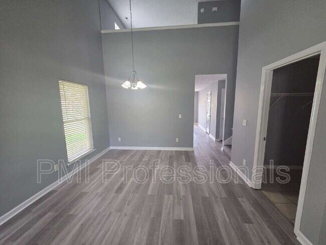Building Photo - 1214 Timber Creek Dr