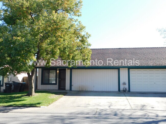 Foto del edificio - Spacious 2bd/2ba Foothill Farms Duplex with 2 Car Garage