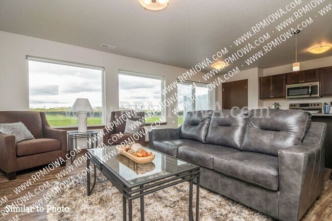 Foto del edificio - 2-CAR ATTACHED GARAGE! 3 Bedroom, 2.5 Bath...
