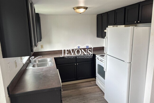 Foto del edificio - 1722 E 56th St
