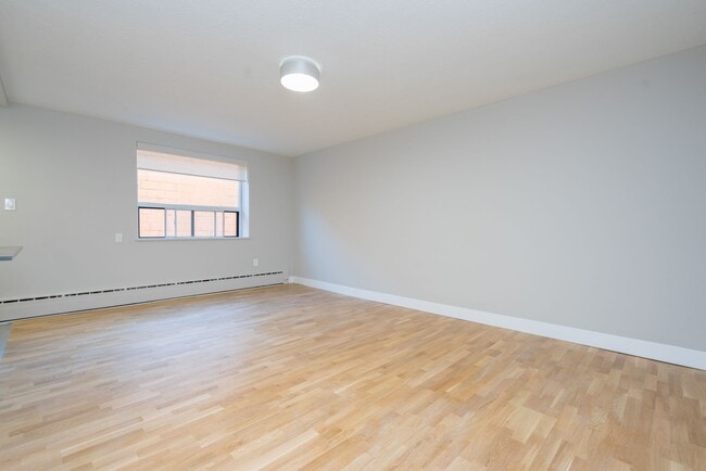 Building Photo - 1420 Kingston Rd