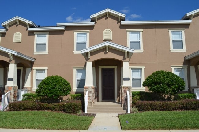 2/2.5 Townhouse with 1/1 Detached Garage Apt and 2-Car Garage in Turtle Creek of Saint Cloud - 2/2.5 Townhouse with 1/1 Detached Garage Apt and 2-Car Garage in Turtle Creek of Saint Cloud