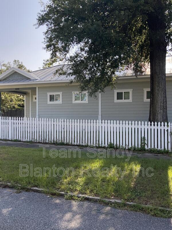 Primary Photo - 420 N E St