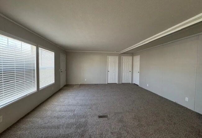 Foto del edificio - 105 Nicole Ct