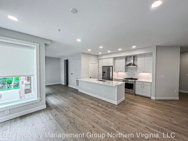 Foto del edificio - 1 br, 1 bath House - 635 Slaters Ln. #210