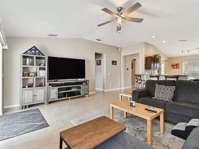 Foto del edificio - Home for rent in Riverview