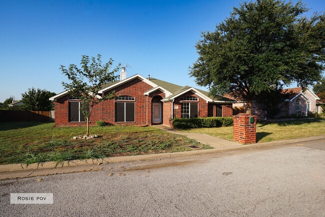 Building Photo - 10319 Little Valley Rd