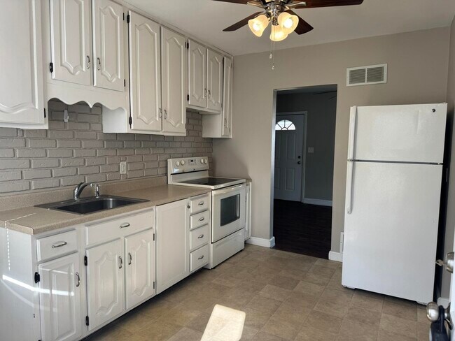 Foto del edificio - 3827 Keota Ave