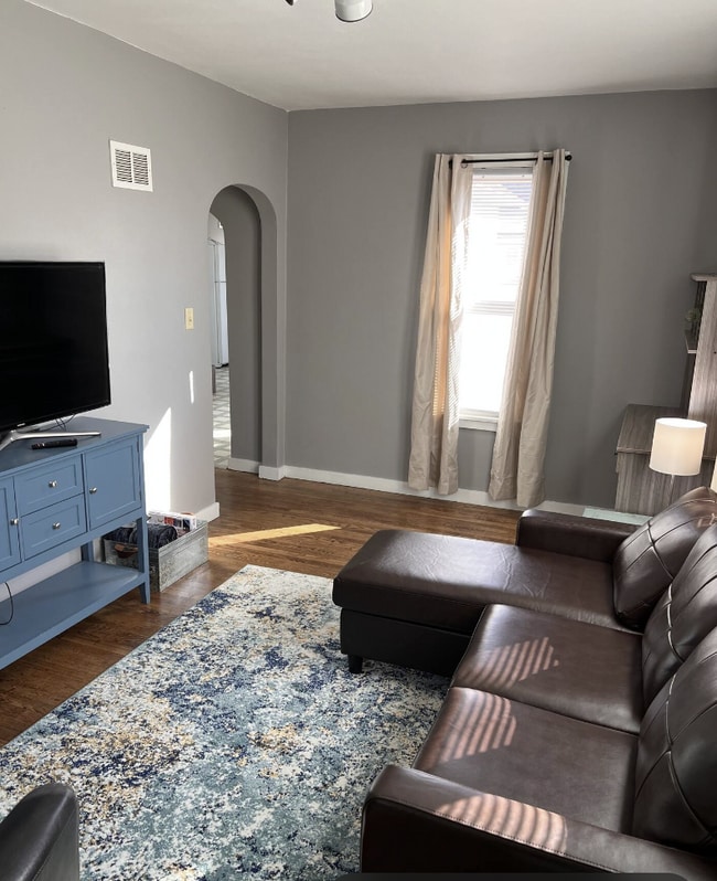 Foto del edificio - 111 N Black River St