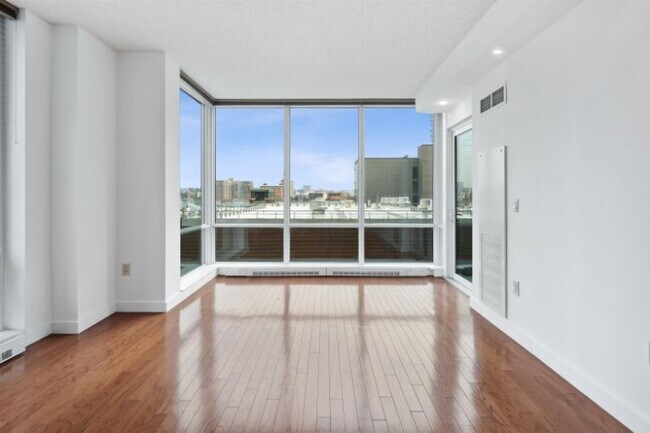 Foto del edificio - 1 Shore Ln