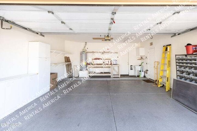 Building Photo - 351 N Nash Way