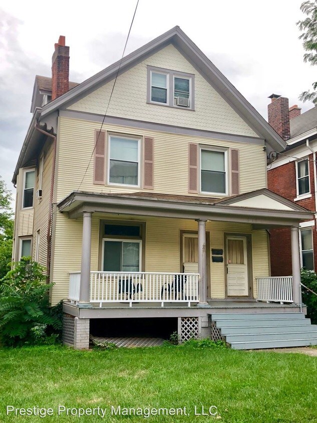 Primary Photo - 215 Lyon St