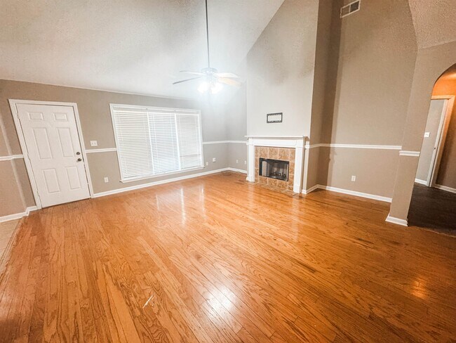 Foto del edificio - 2598 Plum Creek Dr