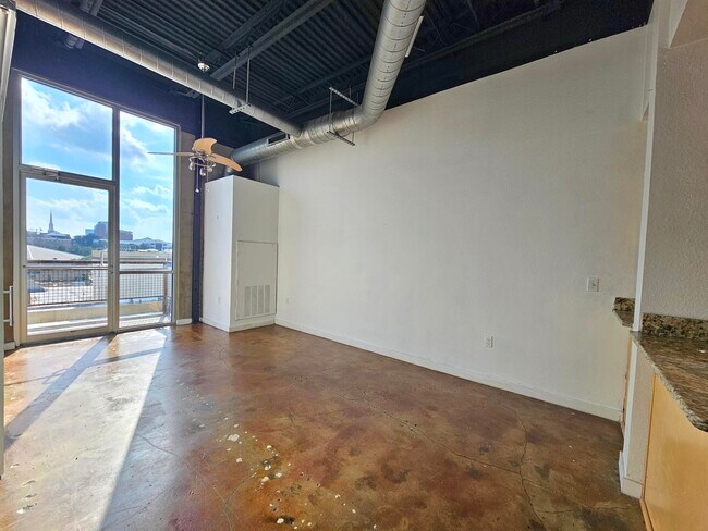 Foto del edificio - 420 N Adams St