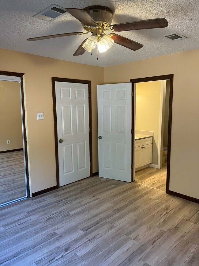 Dormitorio principal - 250 Dennard Ln