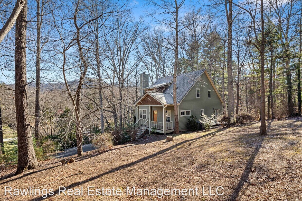 Primary Photo - 3 br, 2.5 bath House - 34 Pinecroft Road