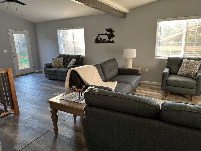 Building Photo - 2812 S Wickham Cir