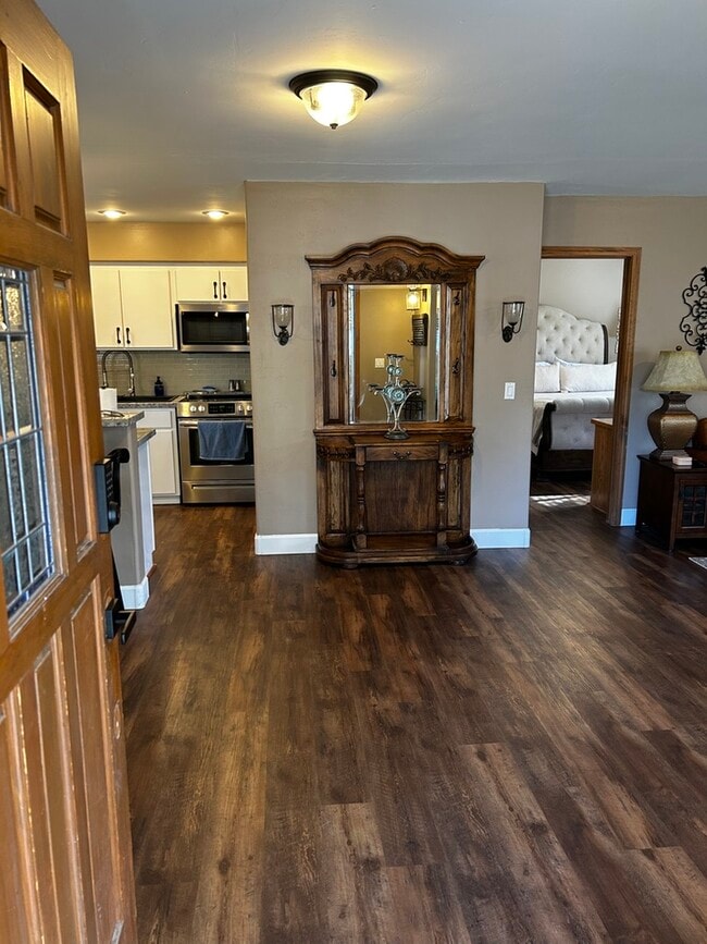 Building Photo - 2630 W Tall Oaks Ct