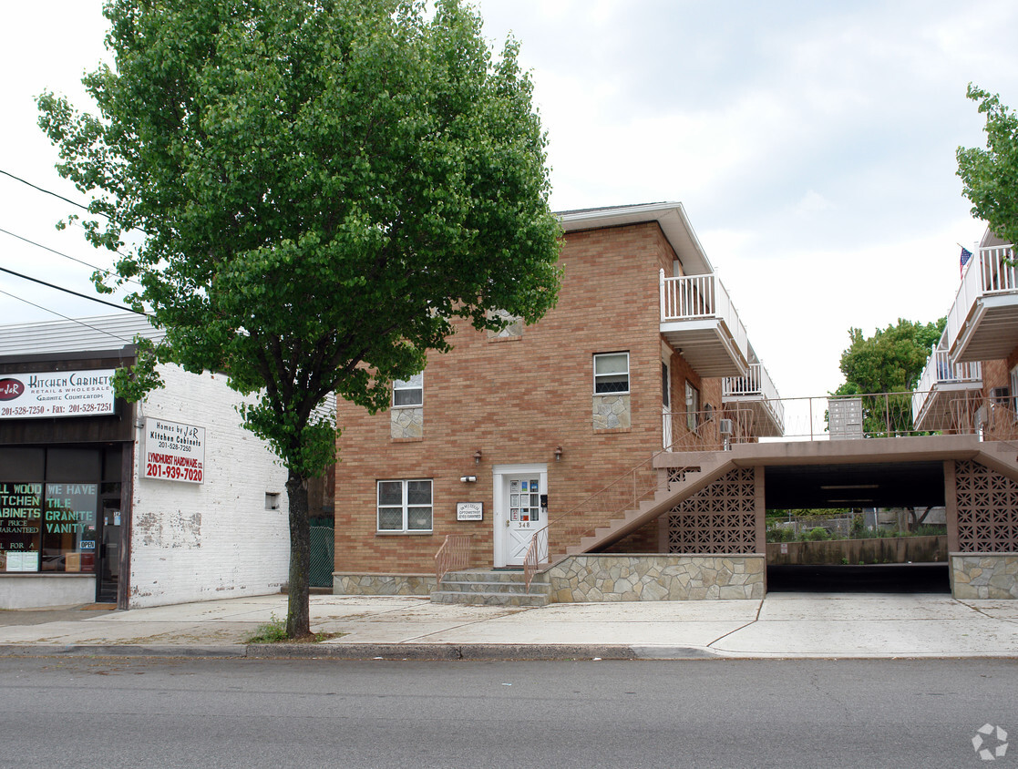 Building Photo - 348-A Ridge Rd