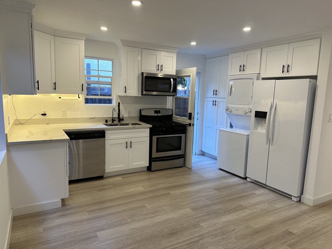 Kitchen - 553 Avenue A