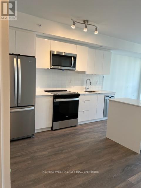 Building Photo - 1461 Lawrence Ave W