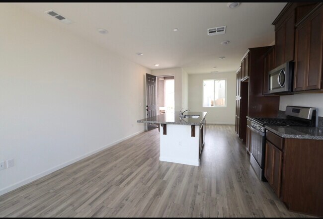 Foto del edificio - 2224 S Crumal St