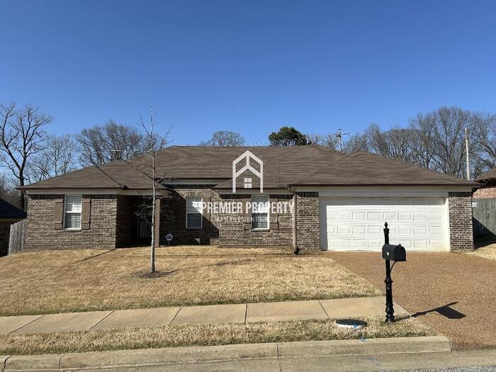 Primary Photo - 740 Birthstone Ave